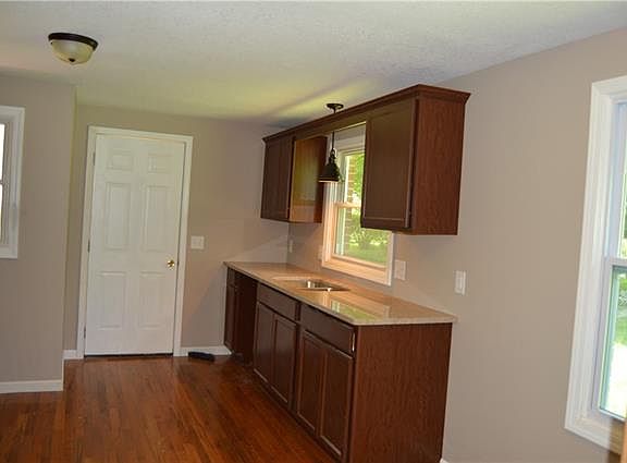 4th image of 2608 Hogan Dr