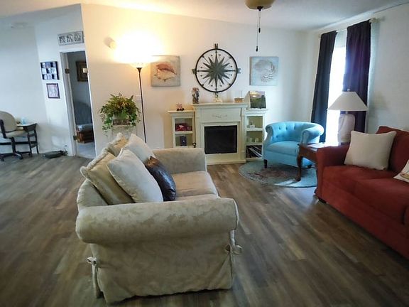2nd image of 4748 Crestwicke Dr