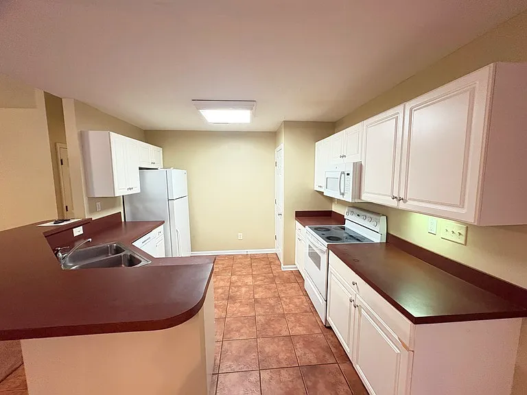 338 Farina Dr — Photo 8