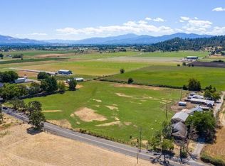 3885 Scenic Ave, Central Pt, OR 97502