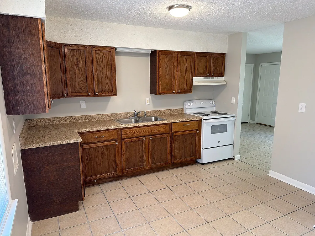 Building Photo - 72 Briarcliff Dr