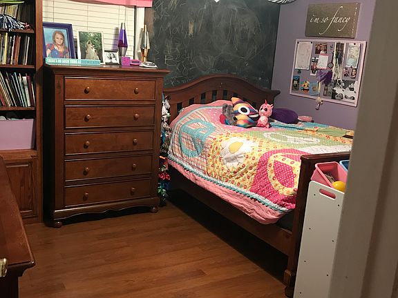 4th image of 502 Louis Dr