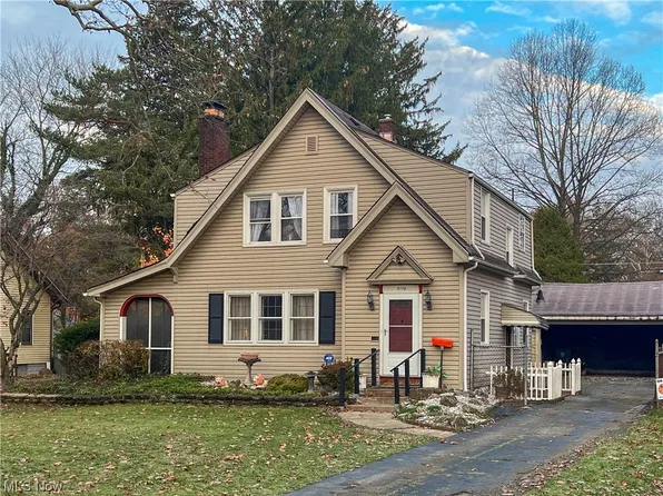 3110 Neosho Rd, Youngstown, OH 44511