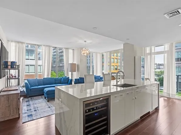 1200 Avenue At Port Imperial image 3 of 41