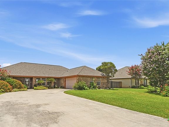 2nd image of 145 Castlewood Dr