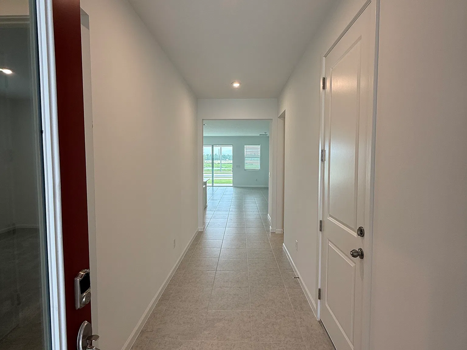 4 bed, 2051 sqft, $2,950 — Photo 4