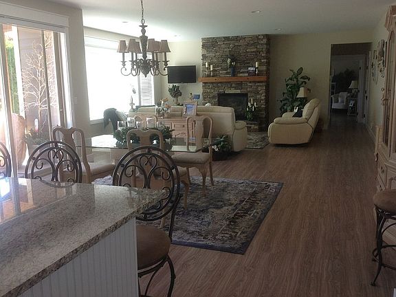 5th image of 8177 Comox Rd