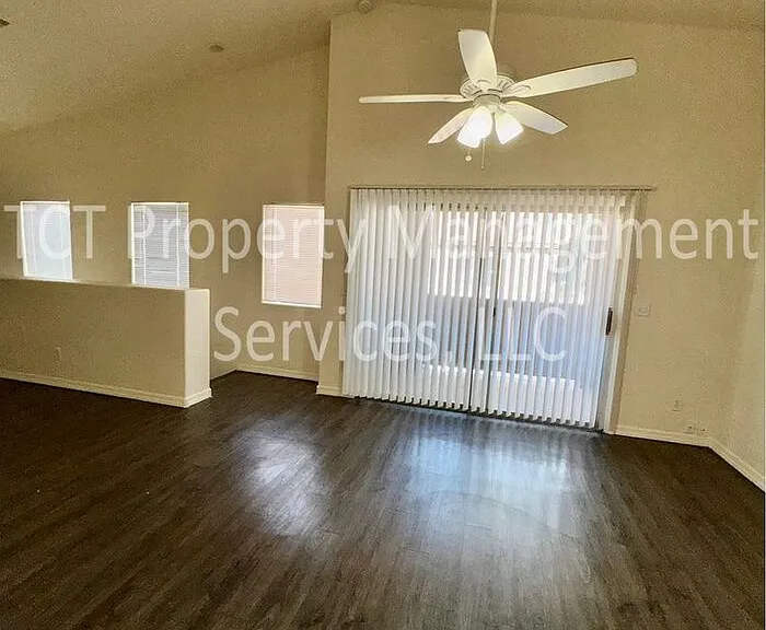 1406 W Emerald Ave #126 — Photo 2