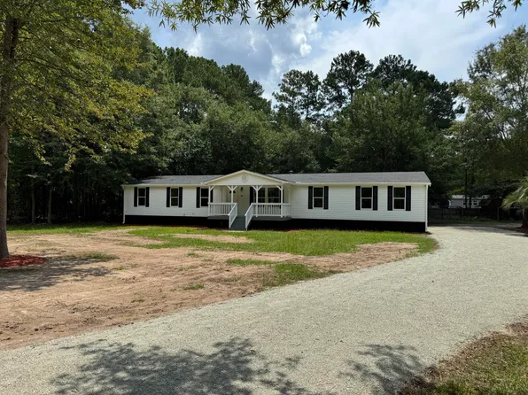 260 Lake Dr, Summerville, SC 29483