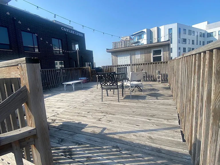 1151 W Erie St #3R — Photo 10