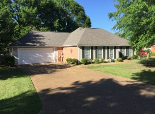431 Olympic Dr, Flowood, MS 39232