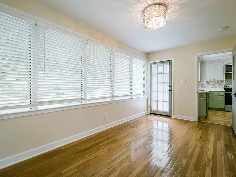 5604 Paulsen St — Photo 2