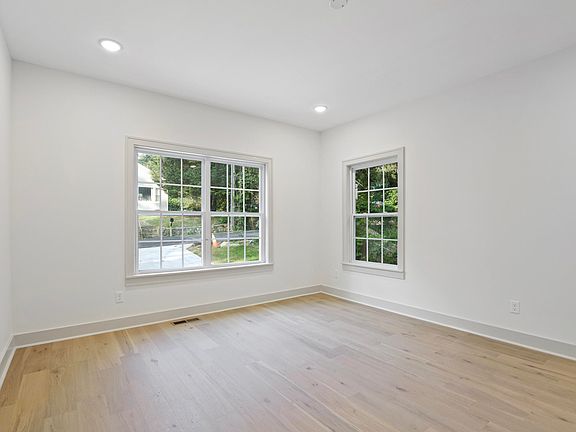 5th image of 310 California Ave
