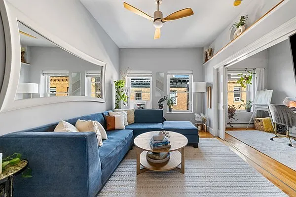 2 bed, 656 sqft, $4,100 — Photo 2