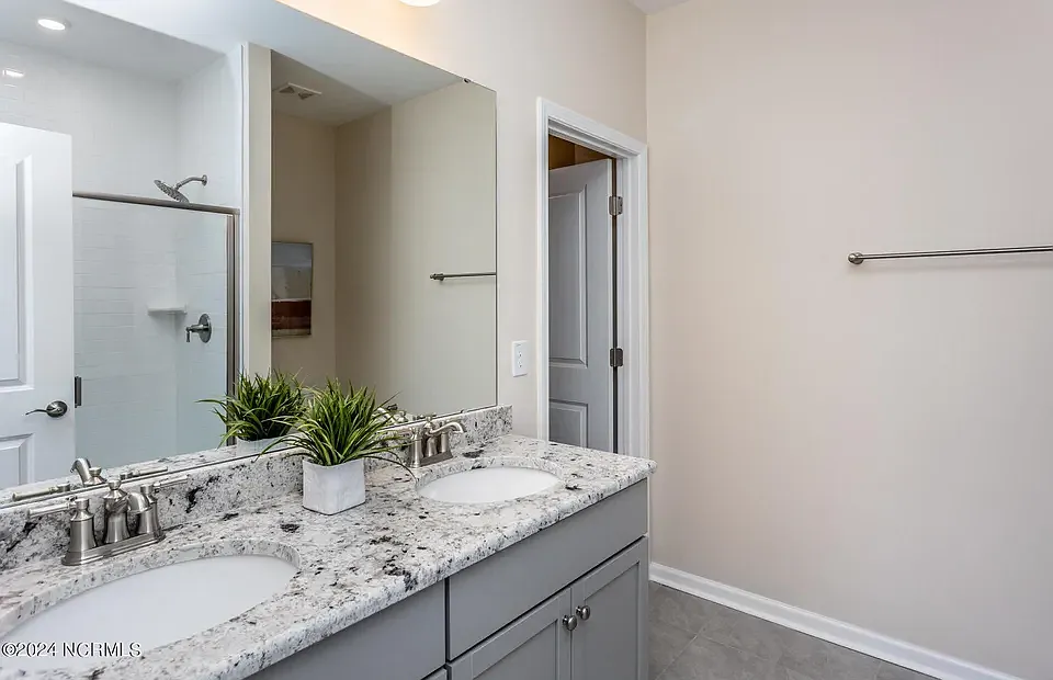 353 Currents Pl