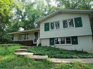 1057 Milford Warren Gln, Bloomsbury, NJ 08804