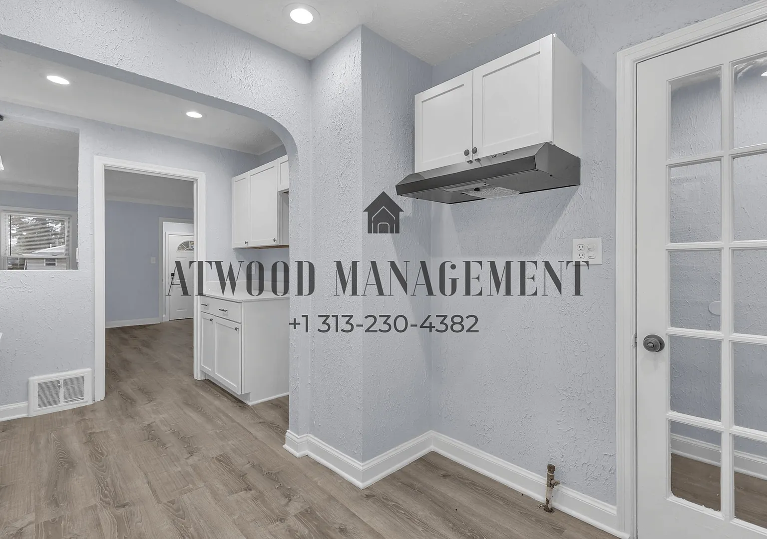 This beautifully updated 3-bedroom, 1-bath single-family home is ready for move-in! — Photo 4