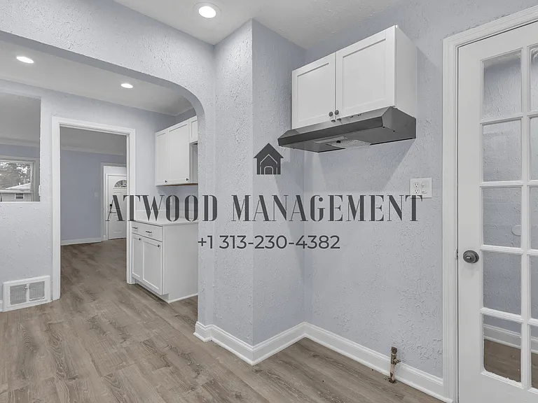 13500 Stahelin Rd — Photo 4