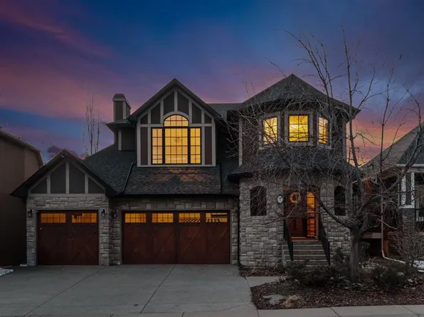 7 E Westpoint Pl SW, Calgary, AB T3H 5W5