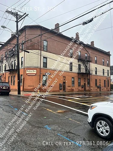 221 Slater St #302 Photo 1