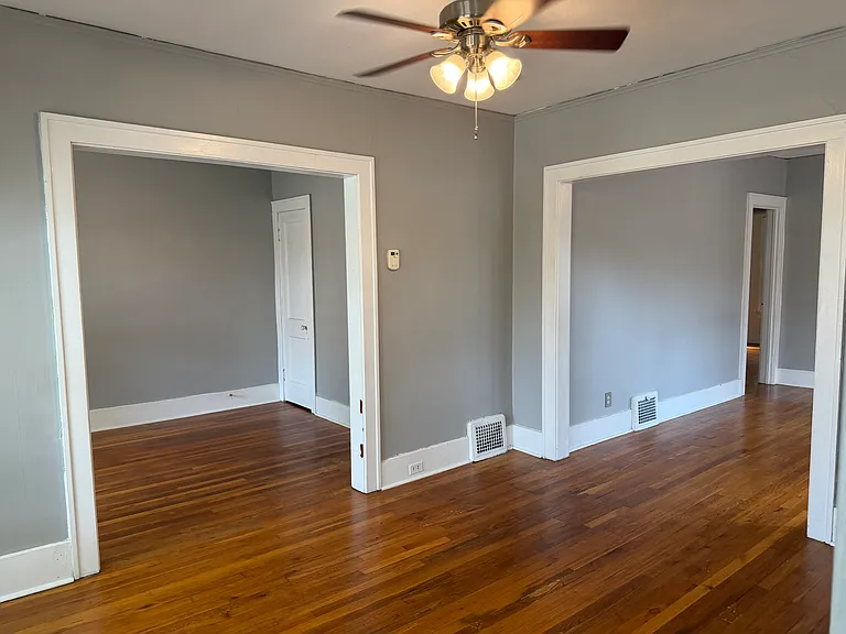1052 Beaconsfield Ave — Photo 6