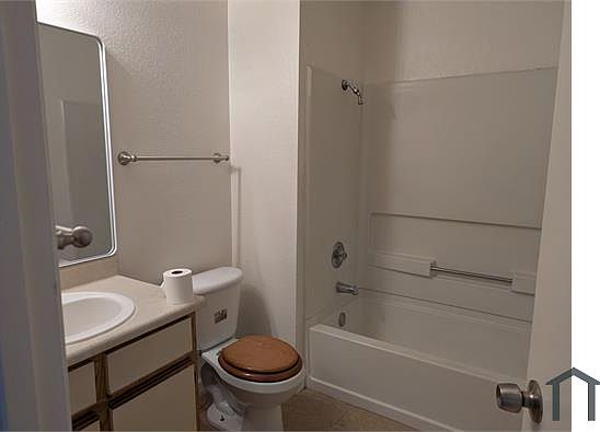 5th image of 15995 Marcella St APT 3
