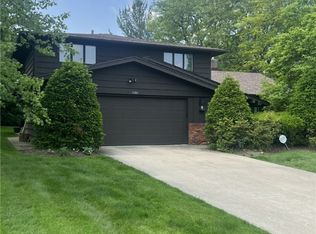 25050 Bridgeton Dr, Beachwood, OH 44122