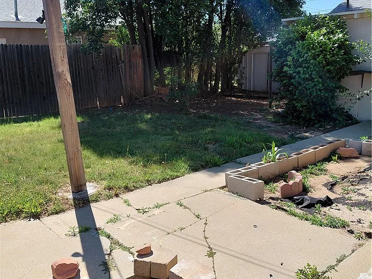 974 Edgar Ave — Photo 3