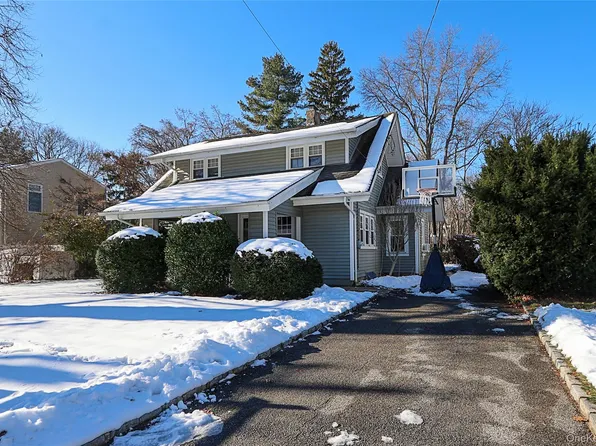 35 Francis Terrace, Glen Cove, NY 11542