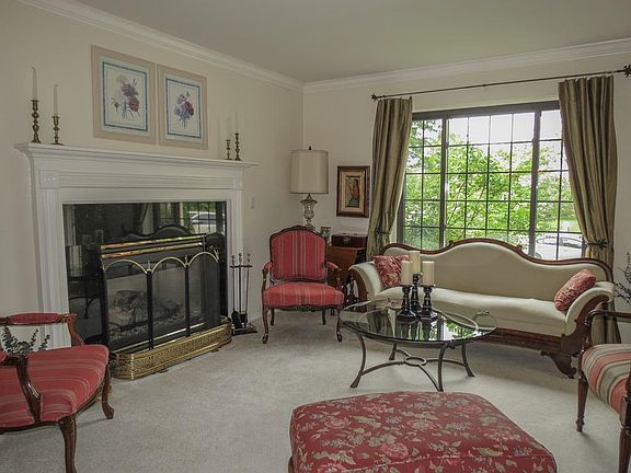 3rd image of 1425 Northbrook Dr