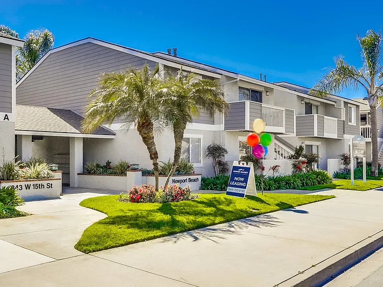 Newport Seacrest Apartments — Photo 7