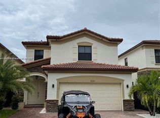 8860 NW 99th Path, Doral, FL 33178