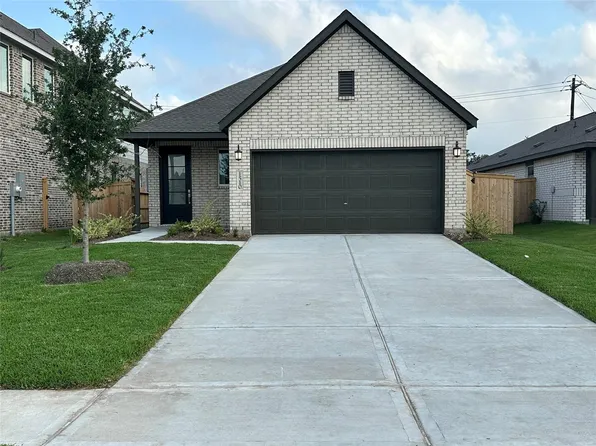 1510 Gentle Wind Ct, Angleton, TX 77515
