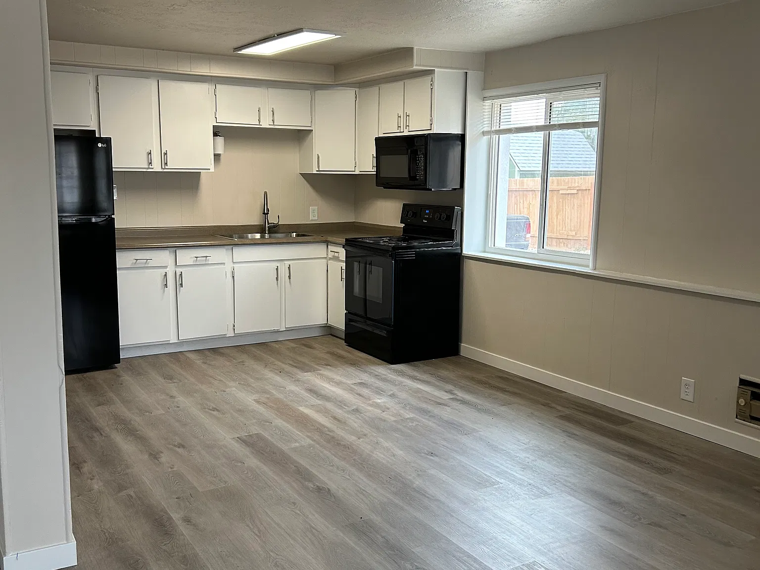 2 bed, 800 sqft, $1,400 — Photo 4