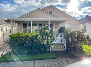 32 N Delavan Ave, Margate, NJ 08402