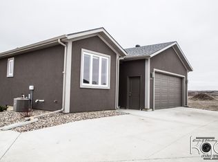 3905 Lillian Ct, Mandan, ND 58554