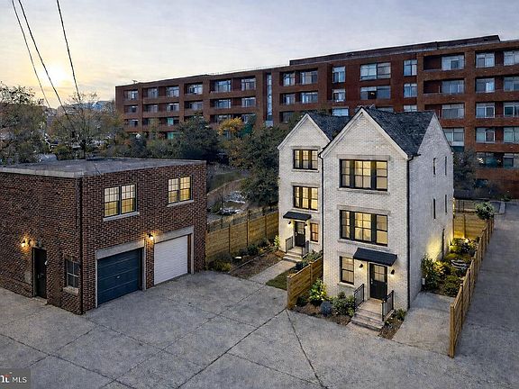 5th image of 327 Street NE Rear L