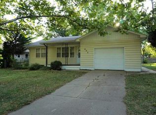 405 Columbus Ave, Newton, KS 67114