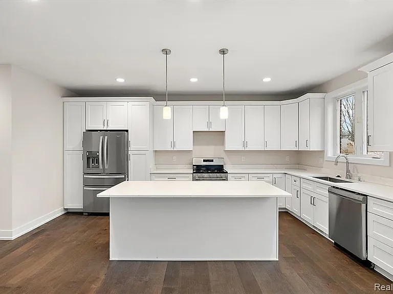 2921 Walsh Dr — Photo 17