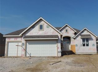 4425 Aspen Dr, Basehor, KS 66007