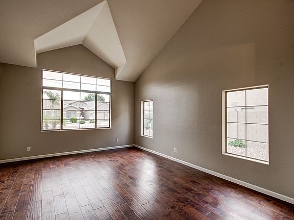 5th image of 798 E Prescott Dr