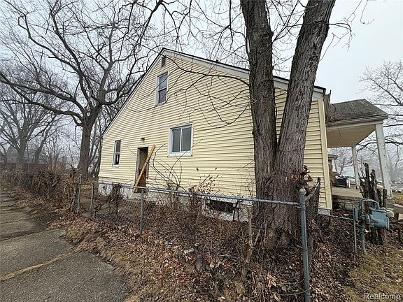2nd image of 12705 Flanders St