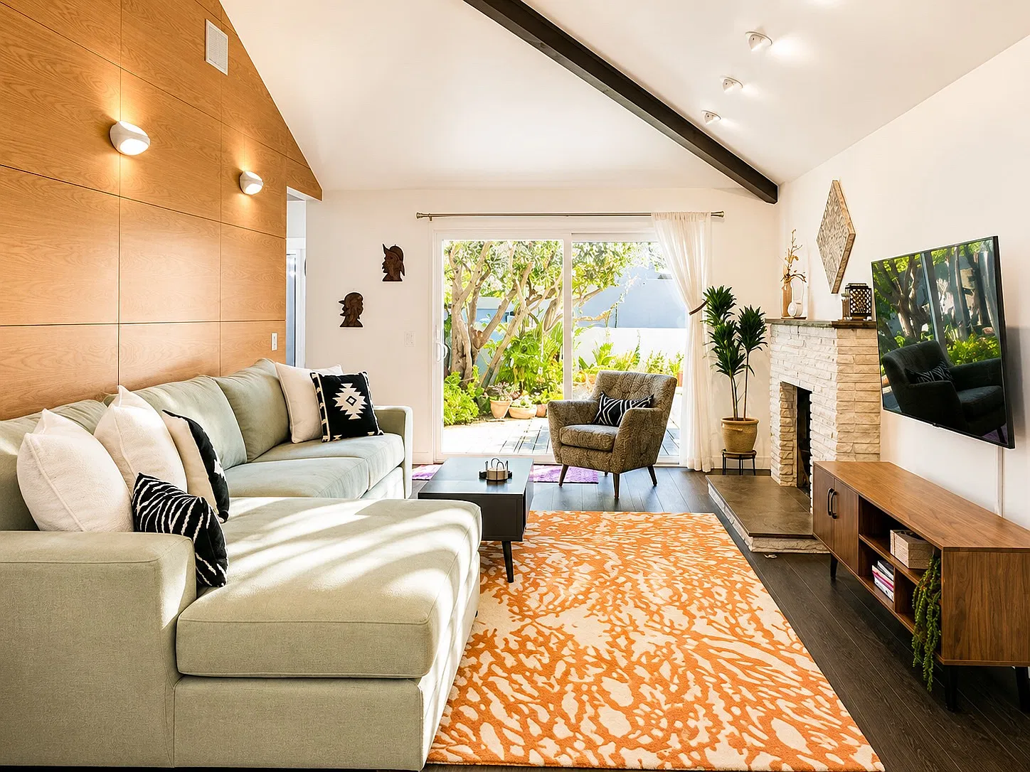 3 bed, 1500 sqft, $9,450 — Photo 3