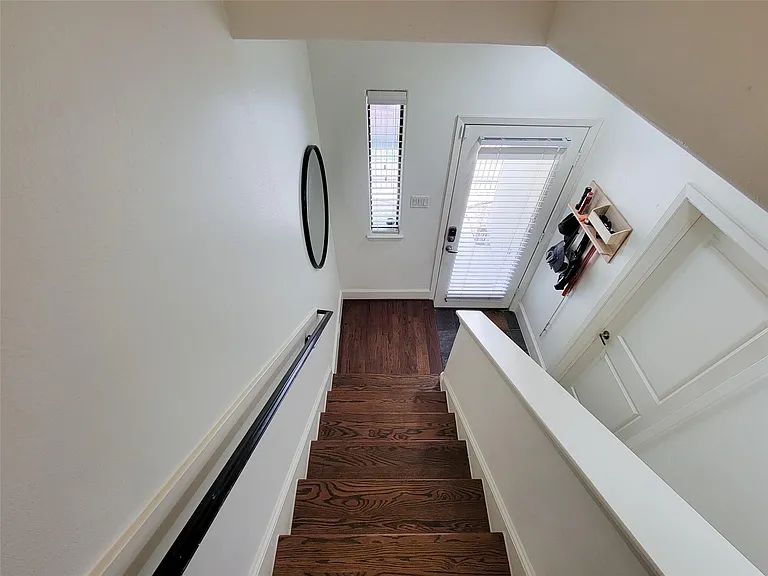 403 Jackson Hill St — Photo 12