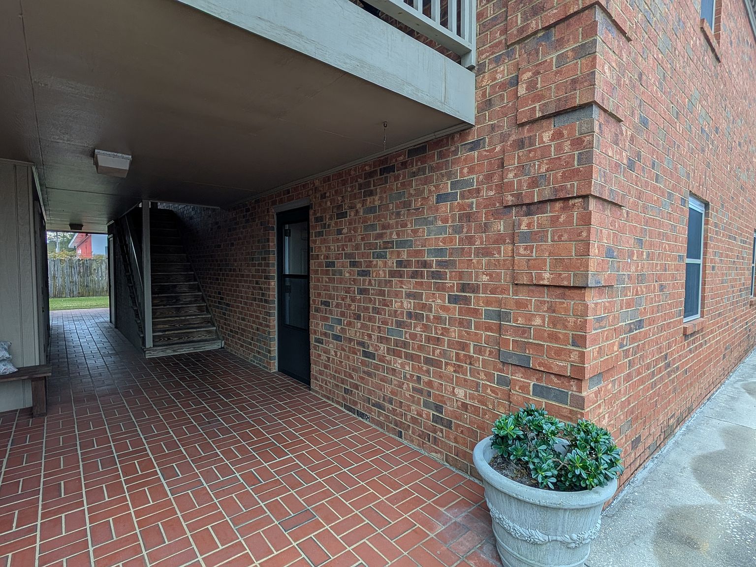 2013 Second Loop Rd #D2, Florence, SC 29501 | Zillow