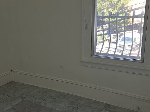 3rd image of 213 Slater St APT 2
