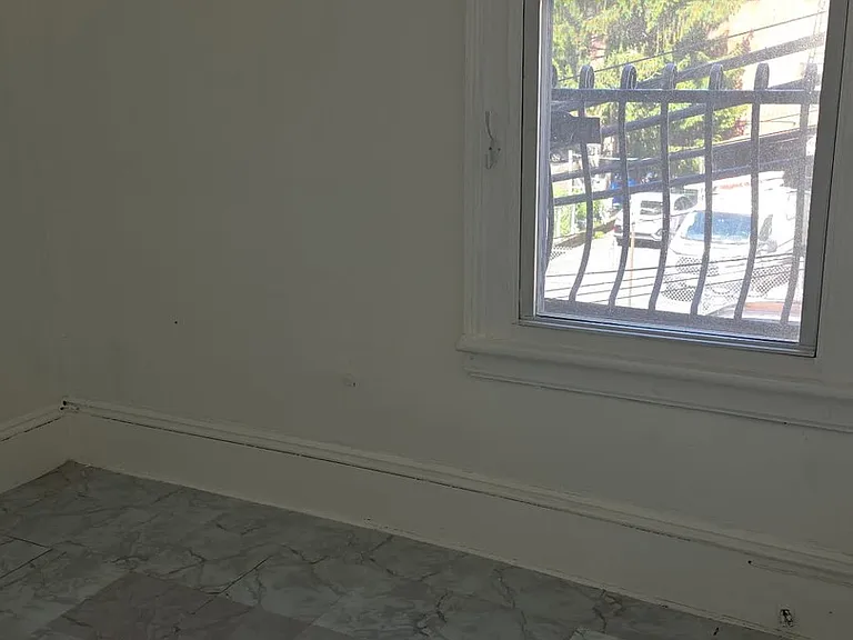 213 Slater St #2 — Photo 3