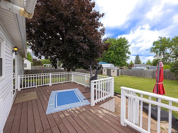 5th image of 1205 Sunset Dr