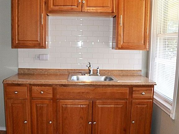 5th image of 233 Ege Ave