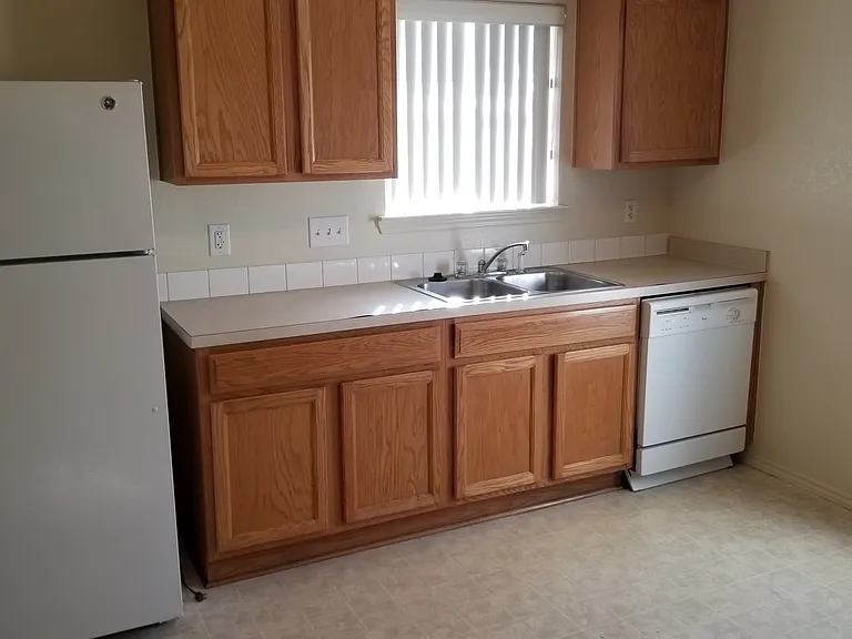 7215 Upland Bend Dr — Photo 3